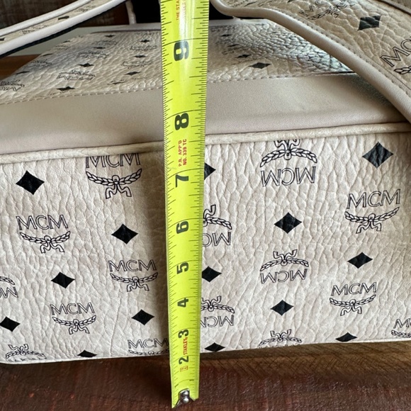 💥🛍💥MCM Beautiful monogram nappa leather backpack- Gorgeous!!💥🛍💥 - Picture 8 of 16